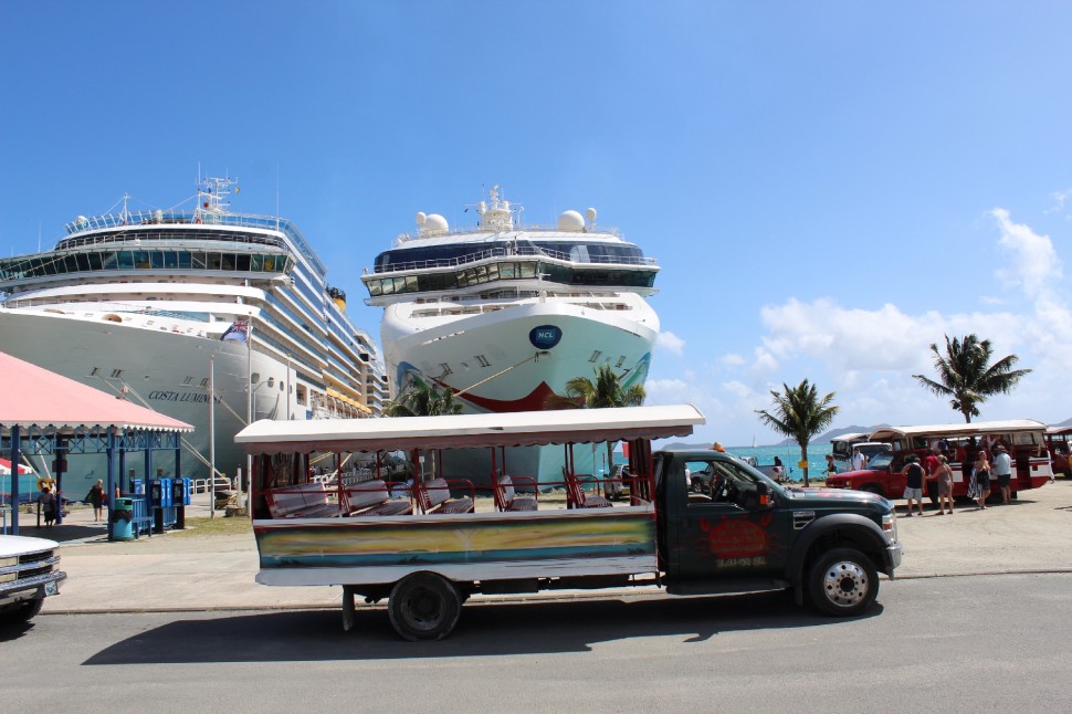 Cruise Ships in Tortola