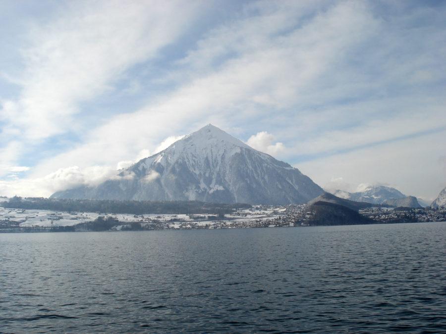 Mountains and wellness in the Solbad in the Hotel Beatus in Merligen
