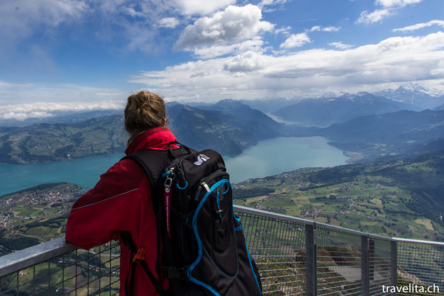 Hike with summit happiness – Niesen