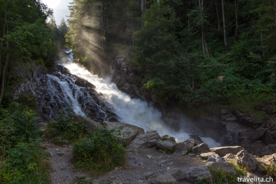 Hiking in the Obersimmental – always along the water