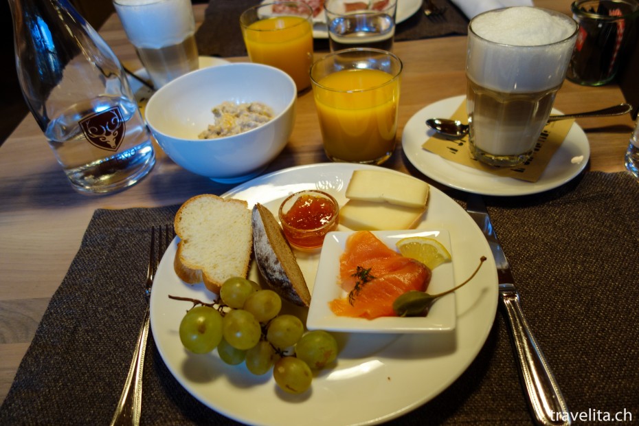 Morgenessen im Hotel Cervo