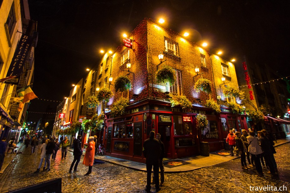 Dublin_temple-bar-pub-1