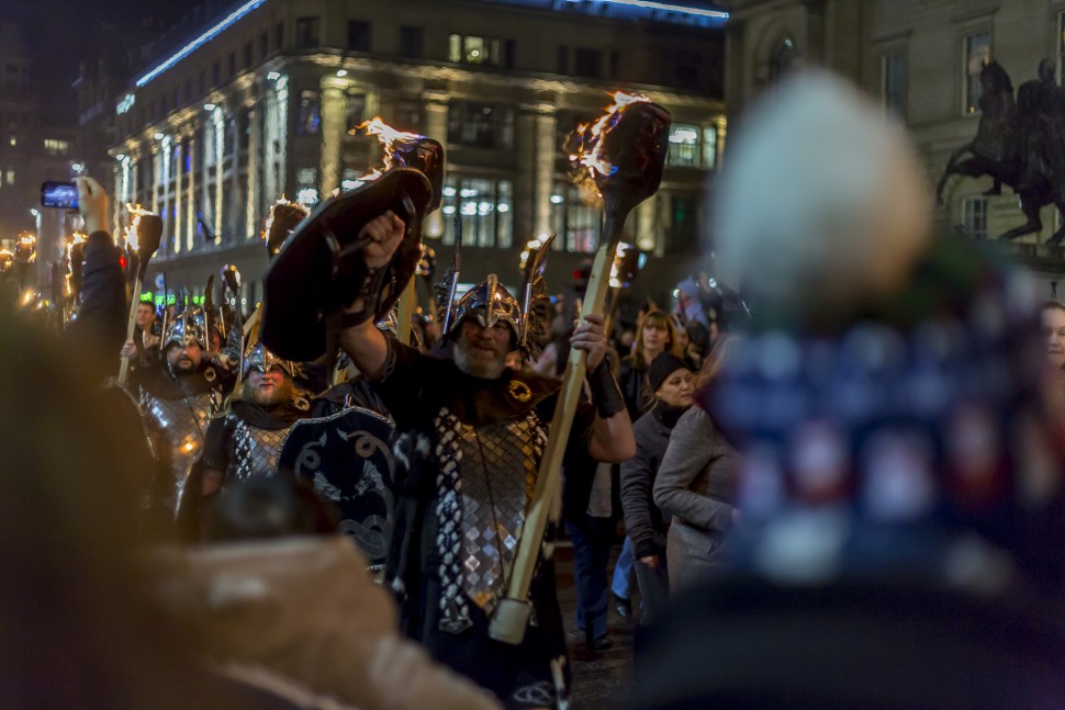 Edinburgh-Hogmany-torchlight-procession-2