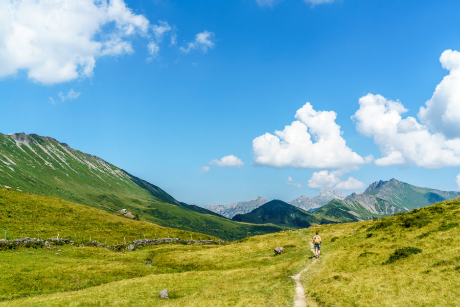Col du Pillon – Arnensee: hike for hot autumn days