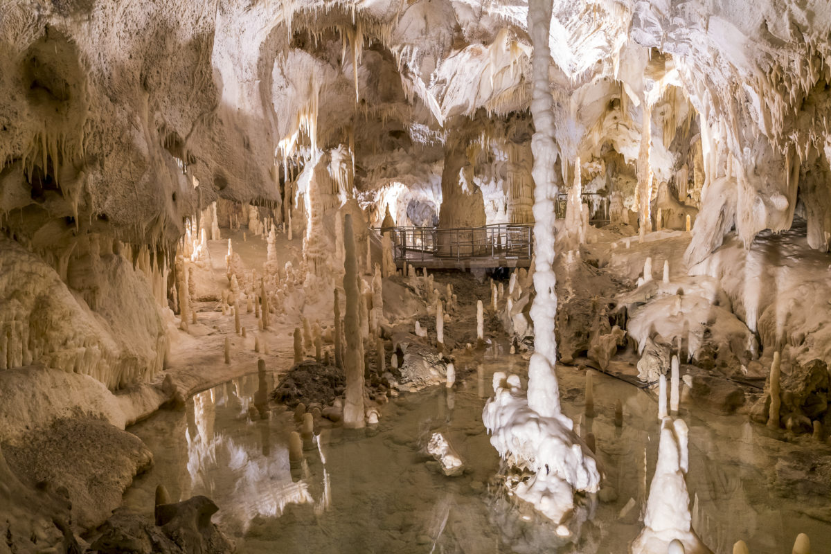 Höhlen von Frassasi Marken