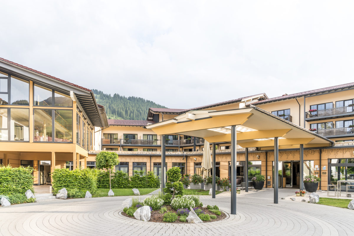 Panoramahotel Oberjoch Entrance