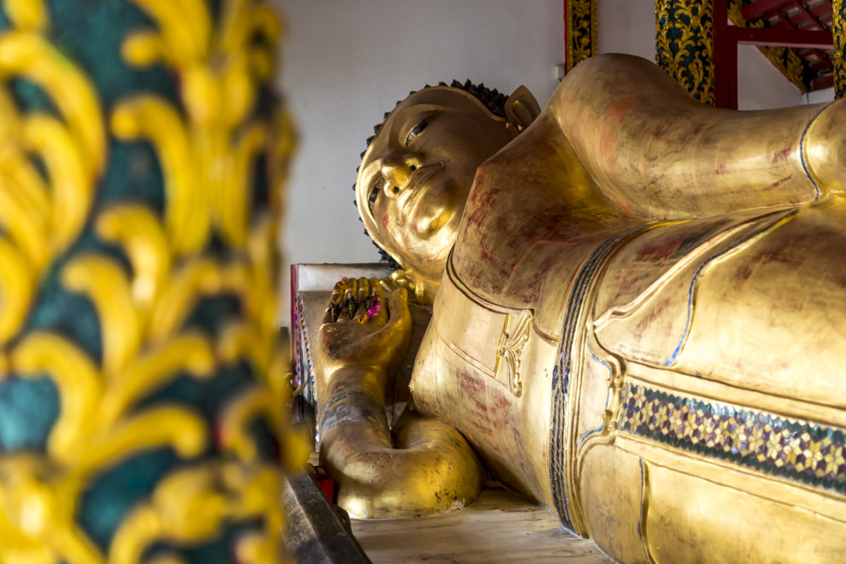 Wat Pong Sanuk liegender Buddha