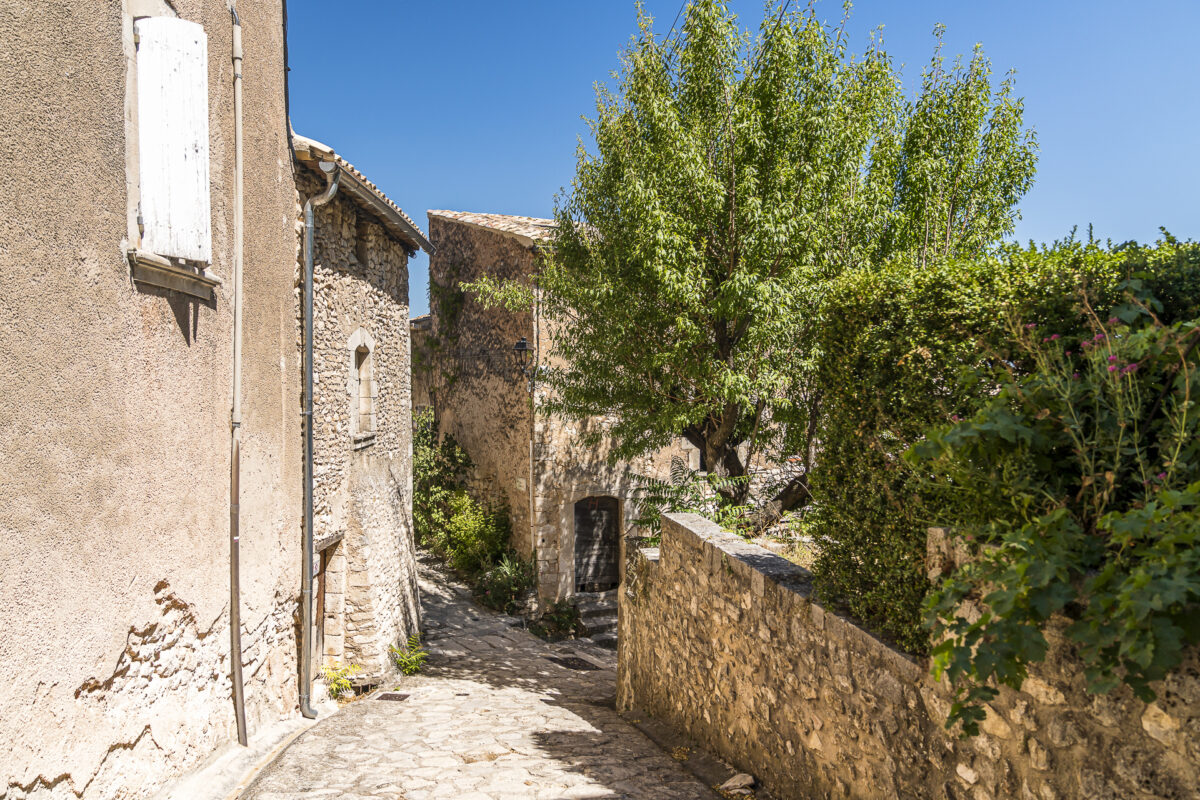 Simiane-la-Rotonde Dorf in der Provence