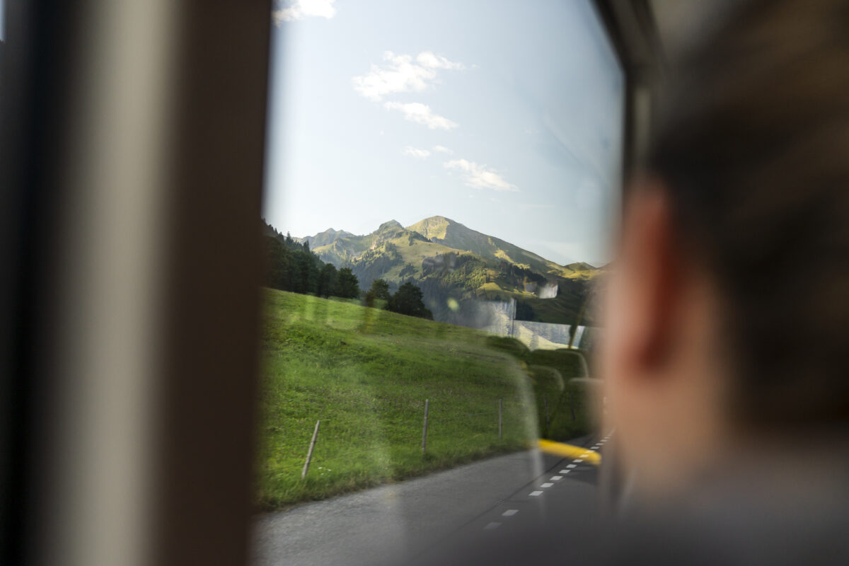 Postautofahrt auf die Grimmialp