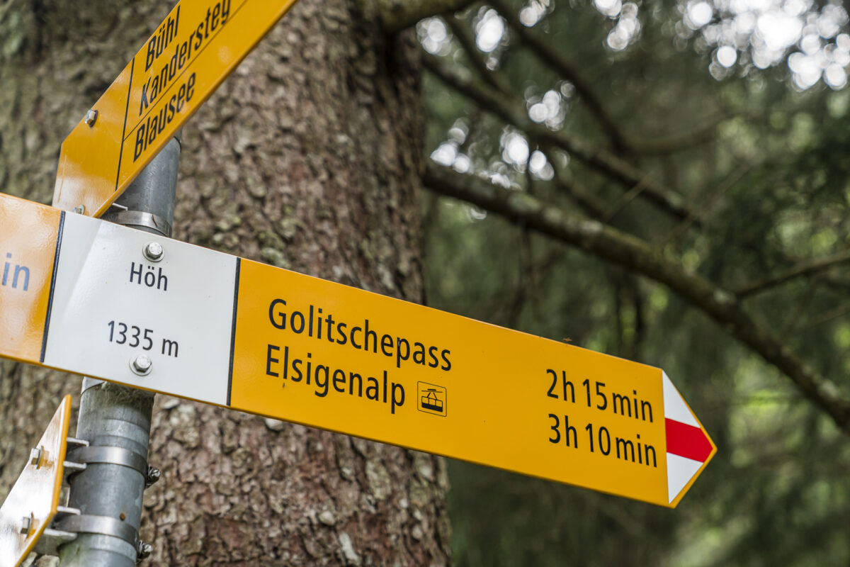 Hiking trail sign Kandersteg