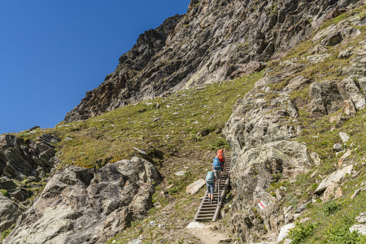 Ascent to Col des Otanes