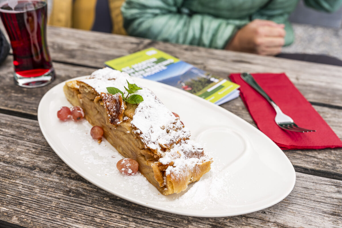 Apple strudel at Latscher Alm