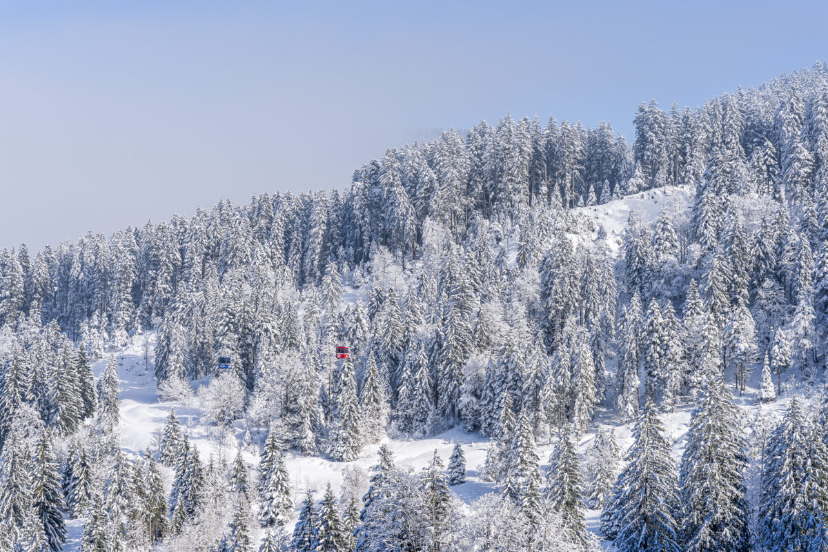 Brunni-Holzegg Cable Car in Winter