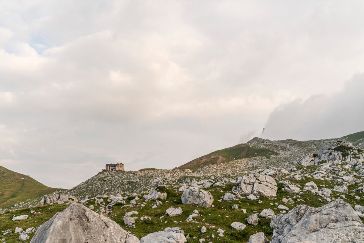 Trail to the Carschina Hut