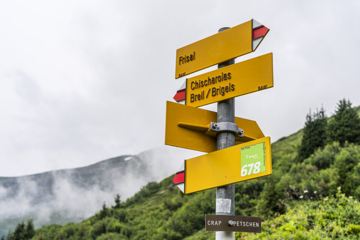 Signpost Val Frisal