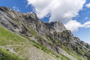 Hike from Derborence to Ovronnaz: Variation of the Sanetsch-Muveran Trail