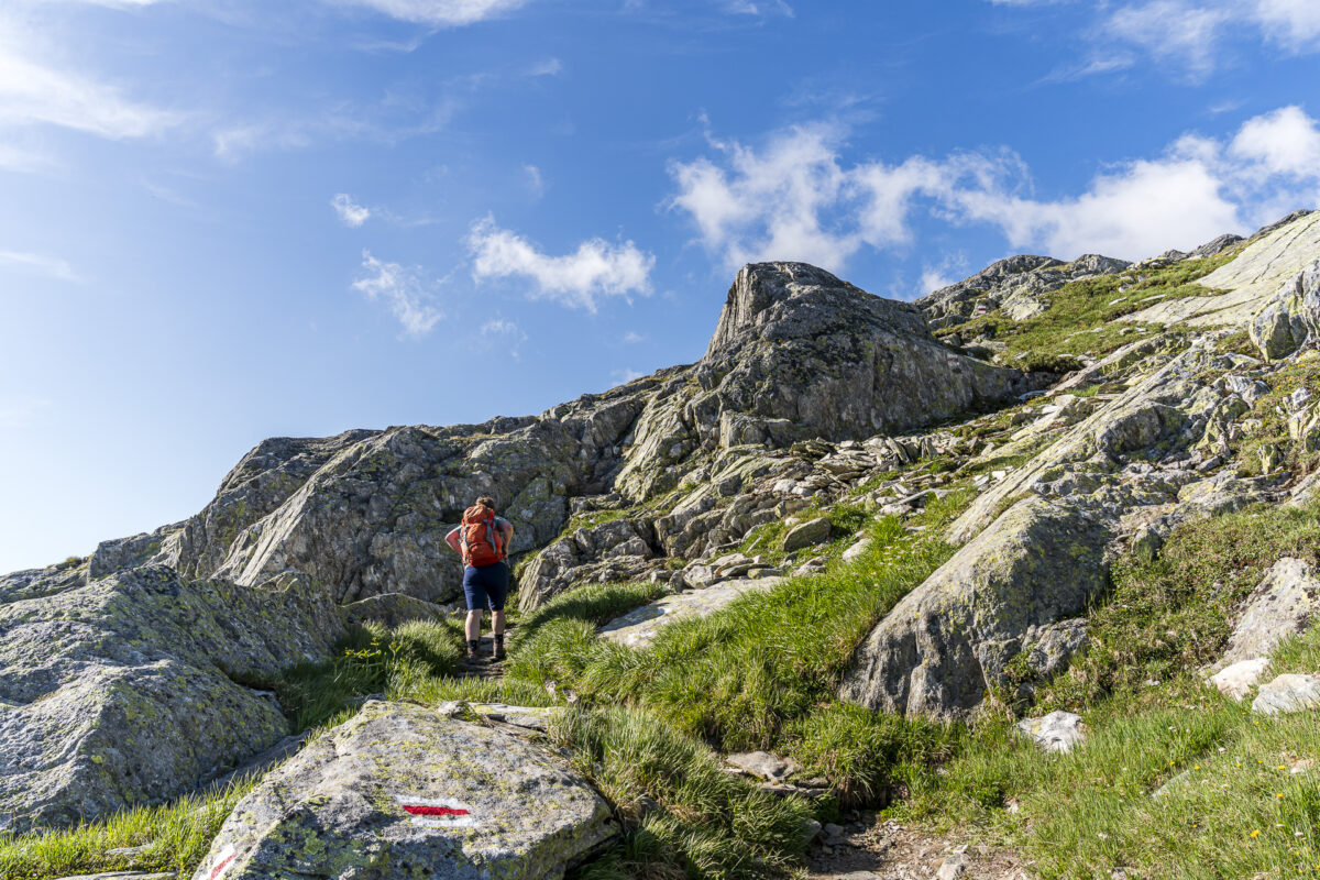 Hiking on the Oberaar Trail