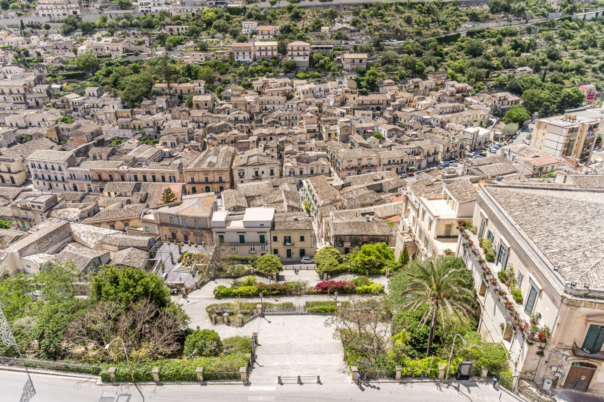 Walking tour through Modica