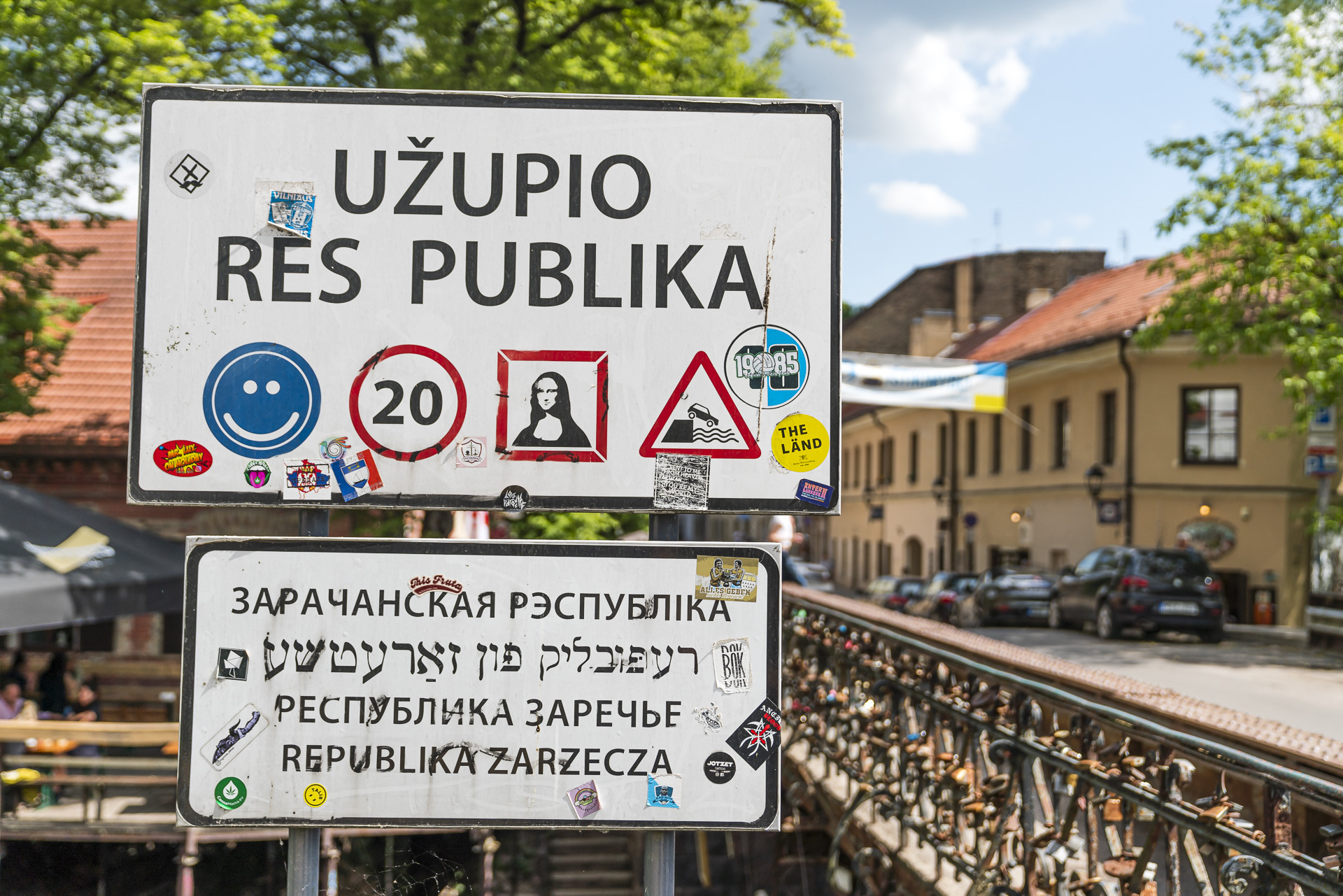 Border sign to the Republic of Uzupia