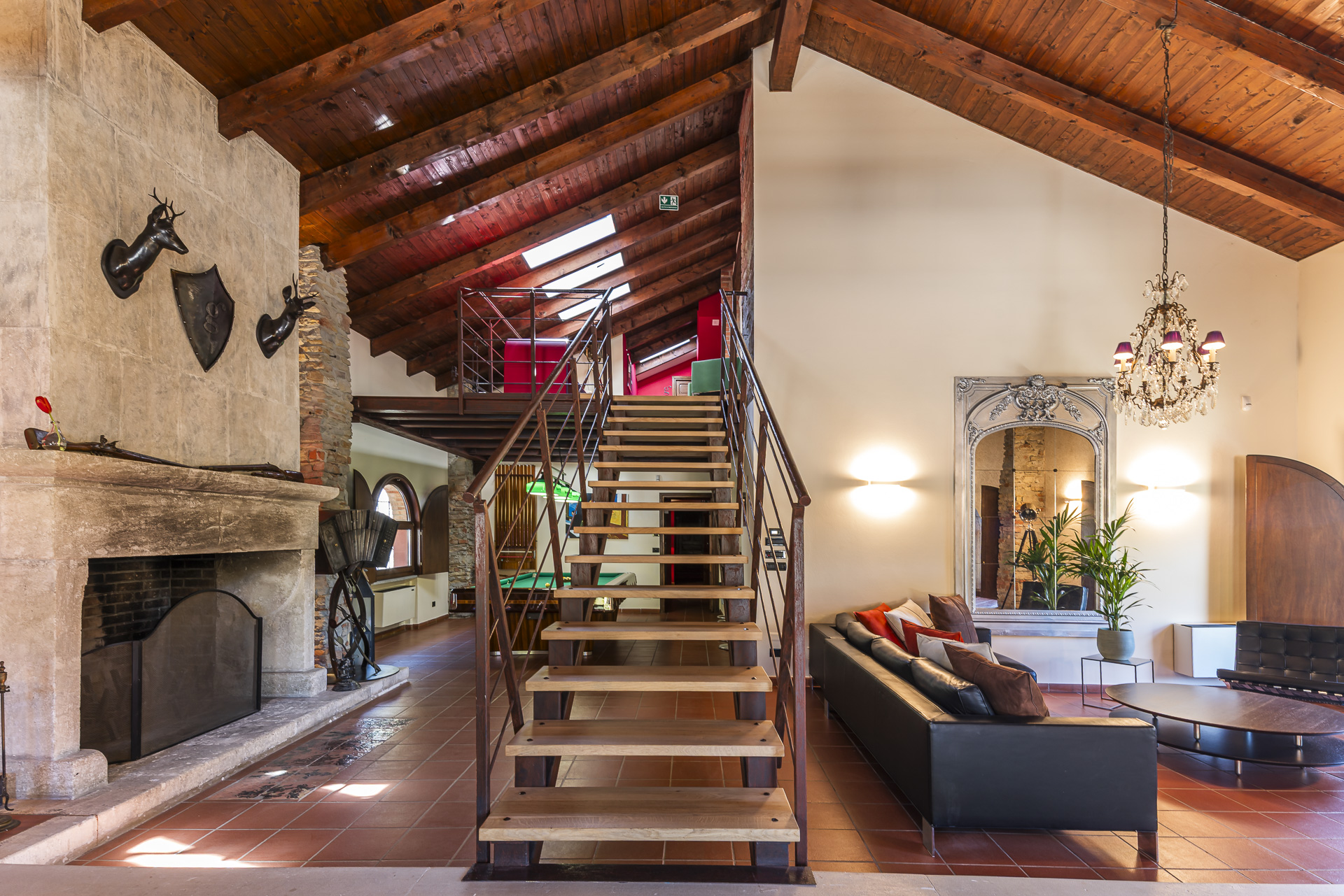 Giarvino Interior