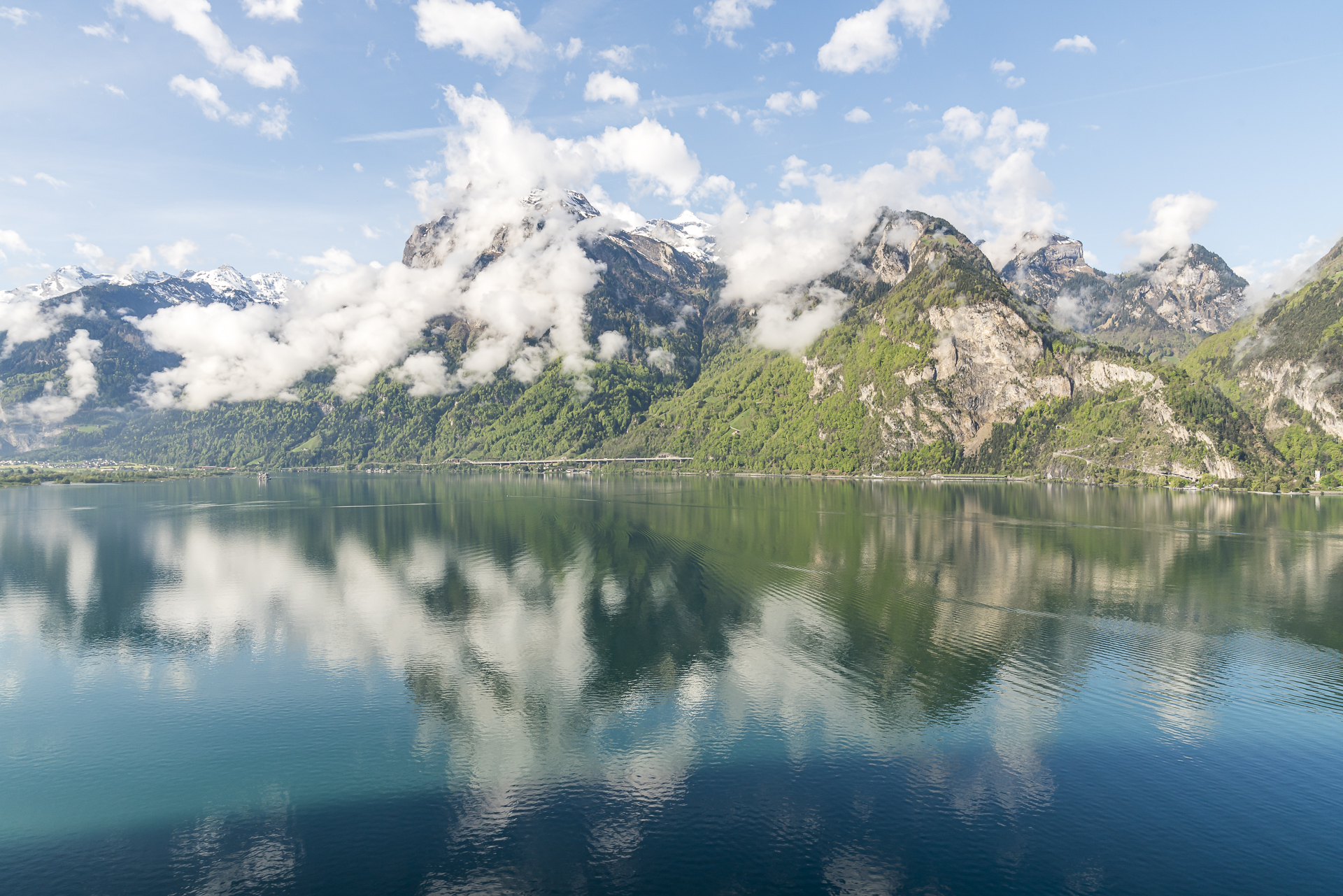 Panorama Lake Uri