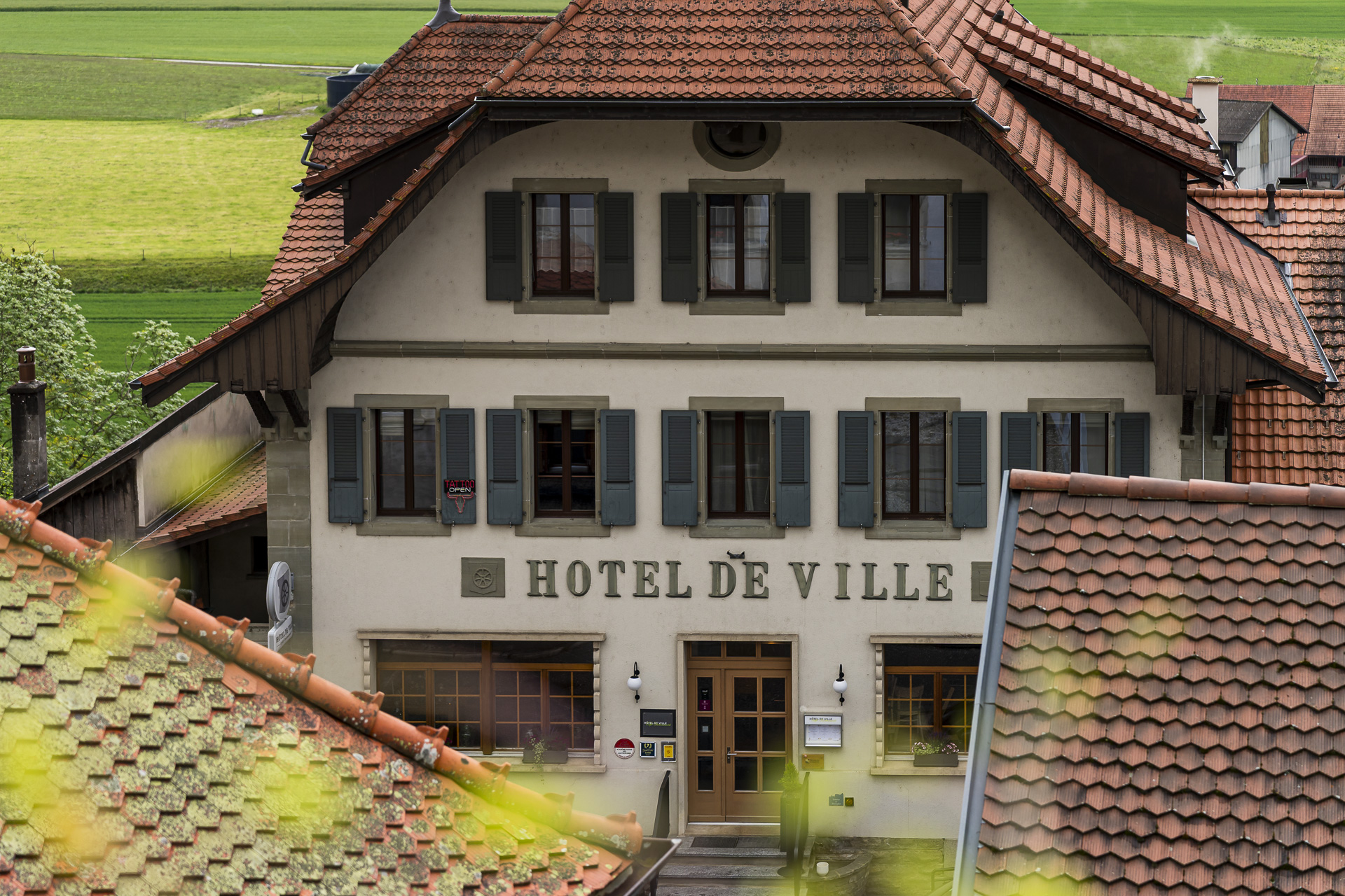 Hotel de Ville Rue