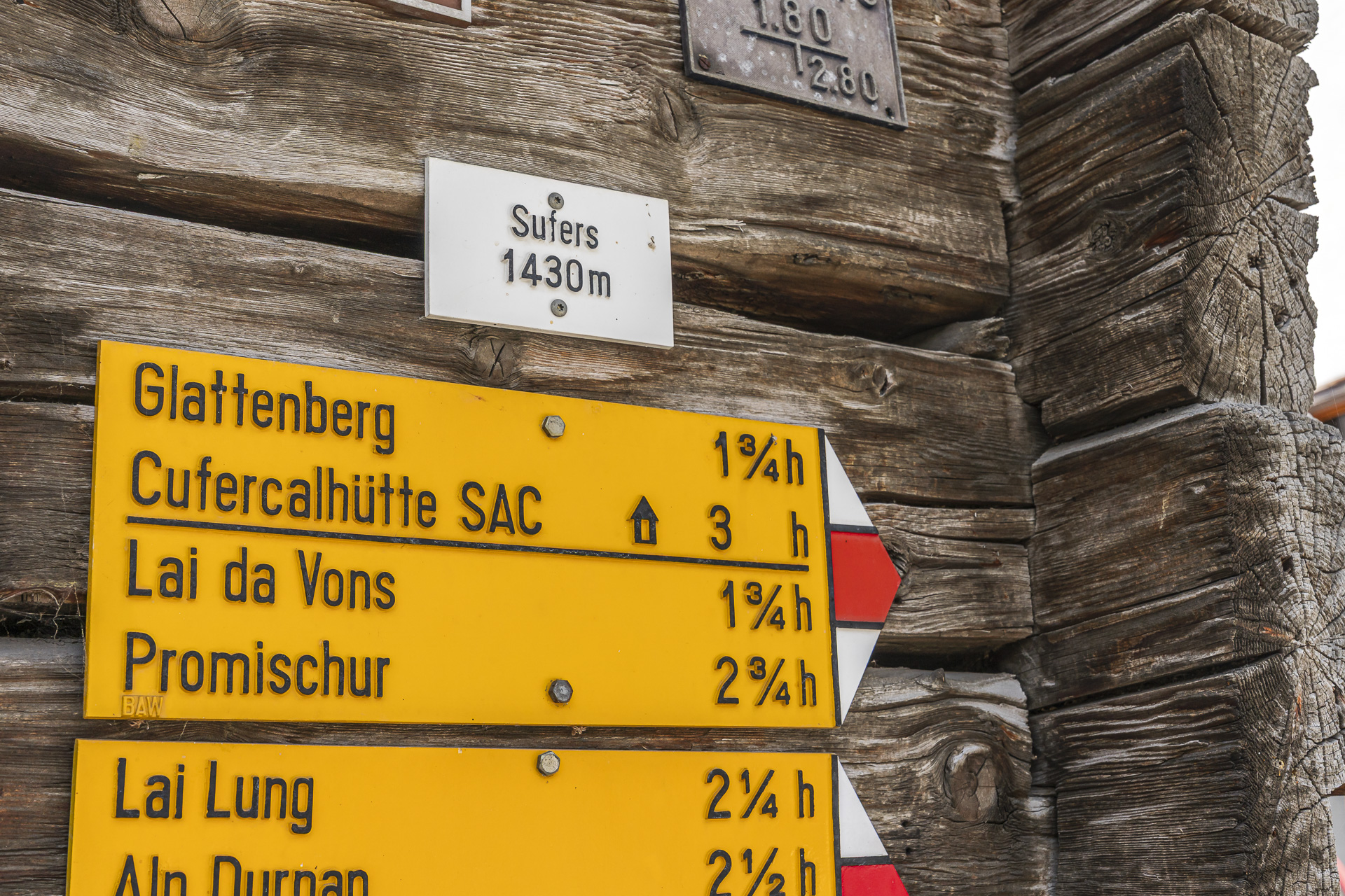 Signpost in Sufers to the Cufercalhütte