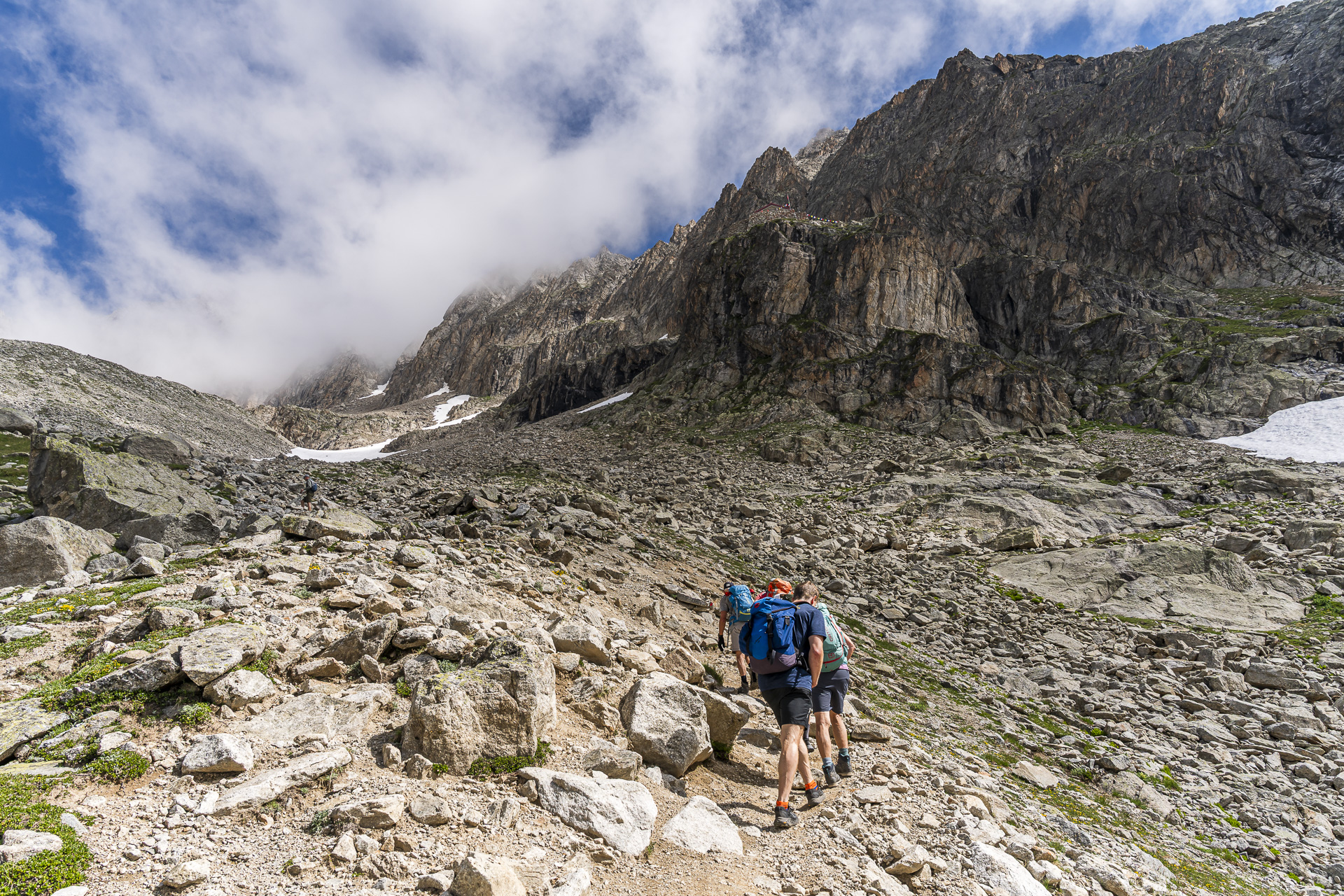 Mountain hiking trail to Cabane de l'A Neuve