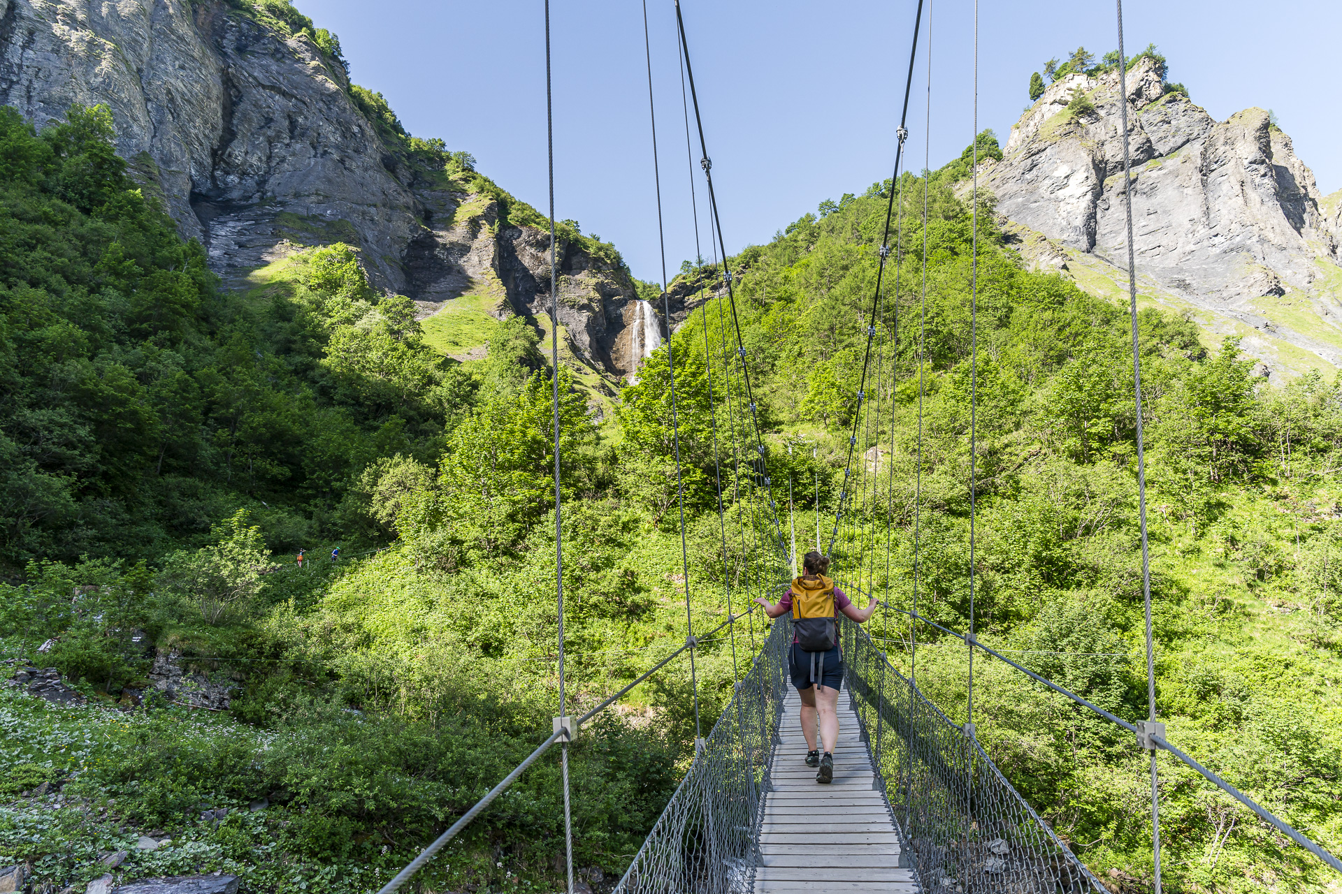 Batöni suspension bridge