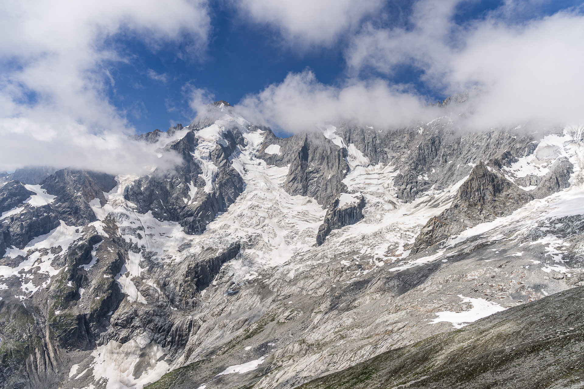 Mountain panorama from the SAC hut Cabane de l'A Neuve