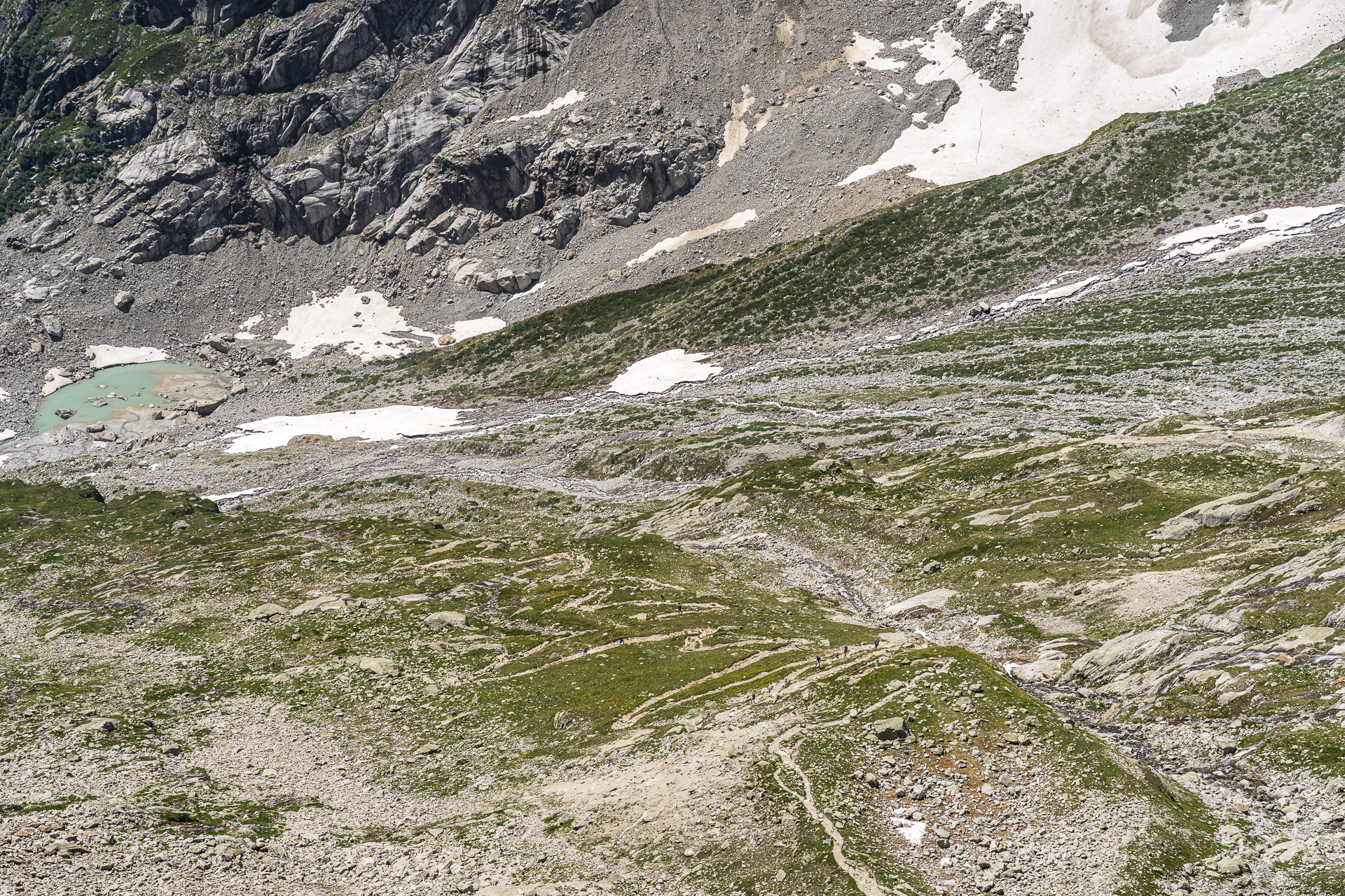 View of the hiking trail from La Fouly