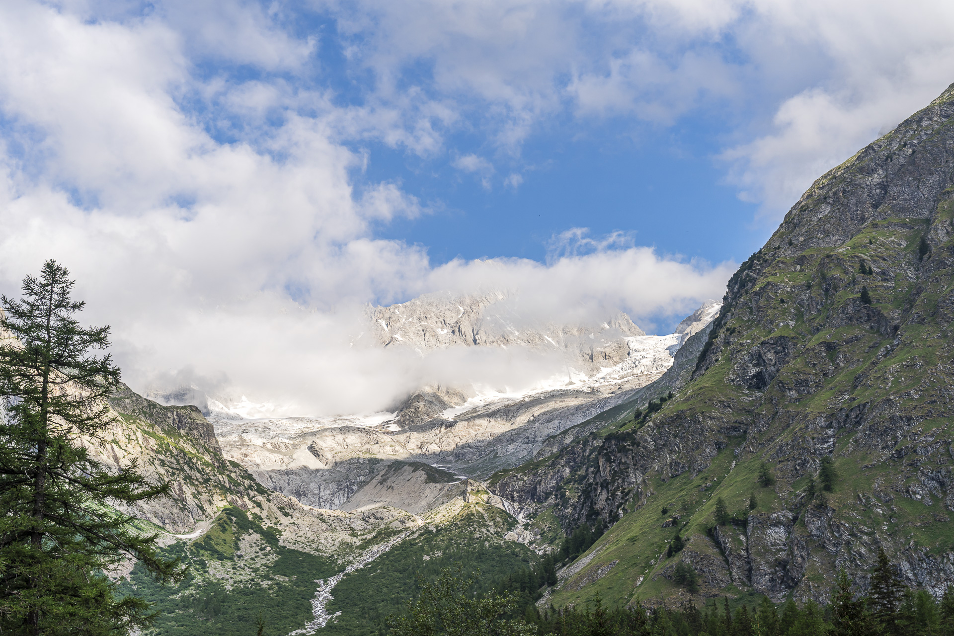 View towards Tour Noir